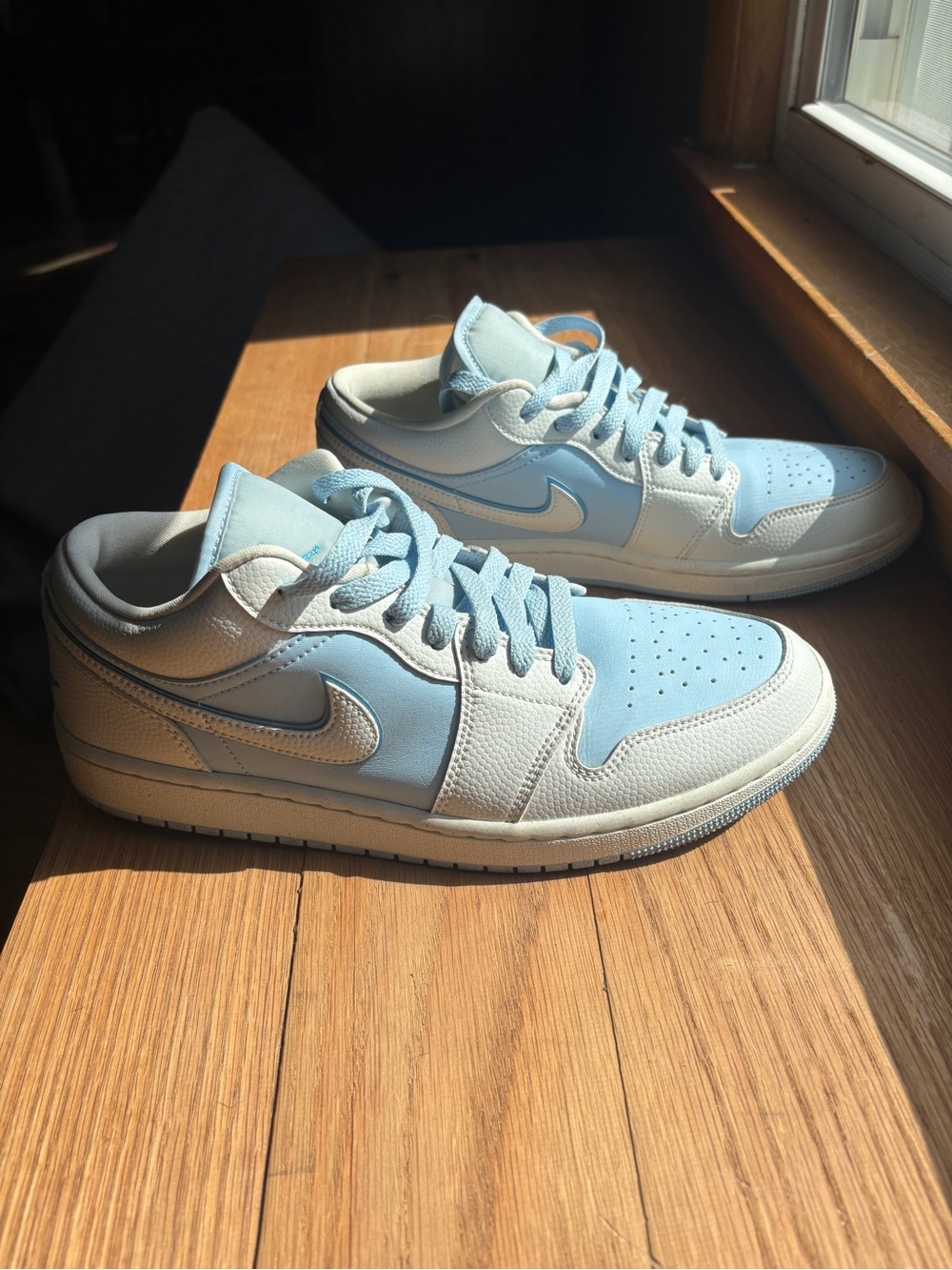 Size 11 Women’s Nike Air Jordan 1 Low SE Reverse Ice Blue